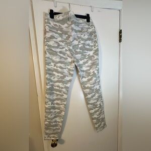 Time and Tru Women's Skinny Jeans - Gray Camouflage